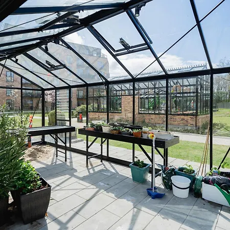 Topclass 2-bed In Apartment *